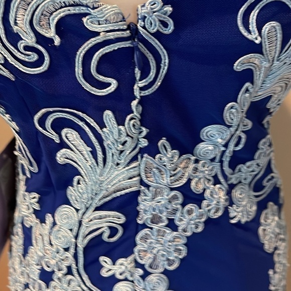 JS Collections Modele Blue On Blue Lace Appliqué Embroidered Dress, Size 2, Nwt - Picture 5 of 9